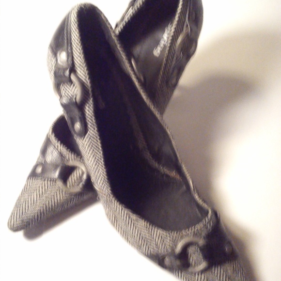 Spring Tweed Heel - Picture 3 of 6